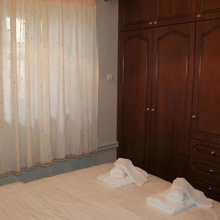 Castaneda House 1 波尔塔里亚